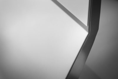 CHAT BOARD Mobile Silver angle detail