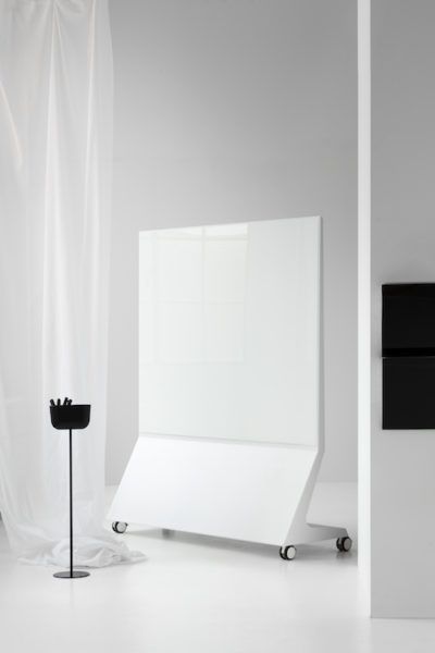 CHAT BOARD Mobile Theatre Pure White + Storage Unit Black + Magazine Rack Black