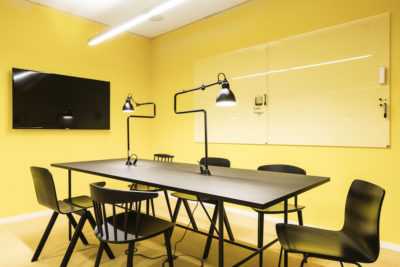 Project_CHAT BOARD_Classic_Yellow_Oatly_Rumrum